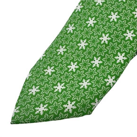 Vineyard Vines Other - Vineyard Vines‎ Mens Green Snowflake Silk Tie Holiday Winter 1T0911-315 NEW